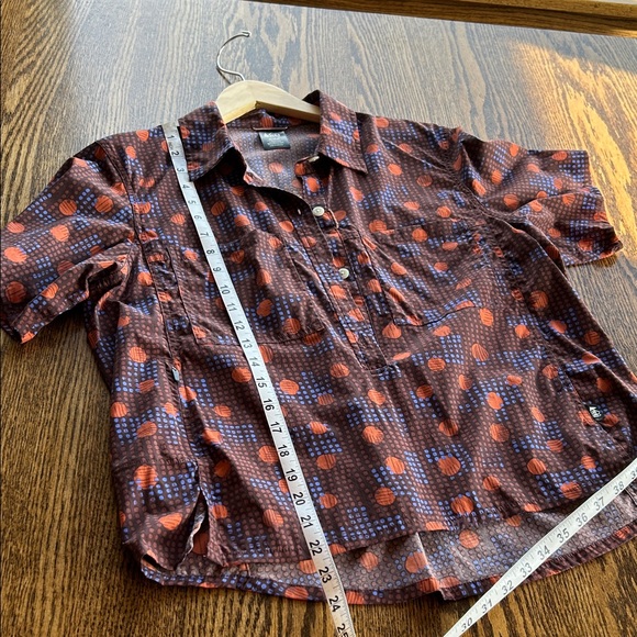 REI Women's Brown and Blue Button Down Shirt - Picture 5 of 7